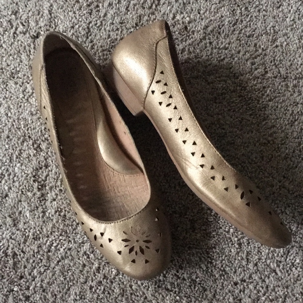 Born Flats
